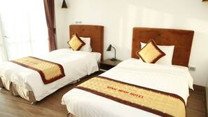 Memory foam beds, minibar, desk, free WiFi