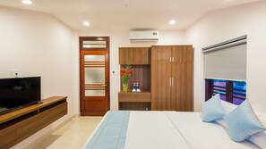 Minibar, desk, blackout drapes, free WiFi