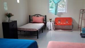 Blackout drapes, free WiFi, bed sheets