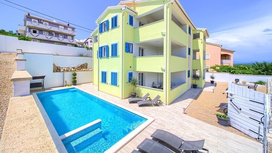 Apartments Mali Nono