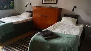Iron/ironing board, linens