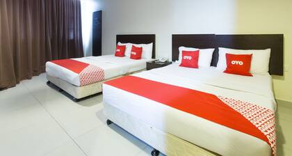 OYO 89966 Green World Hotel @ Seri Putra