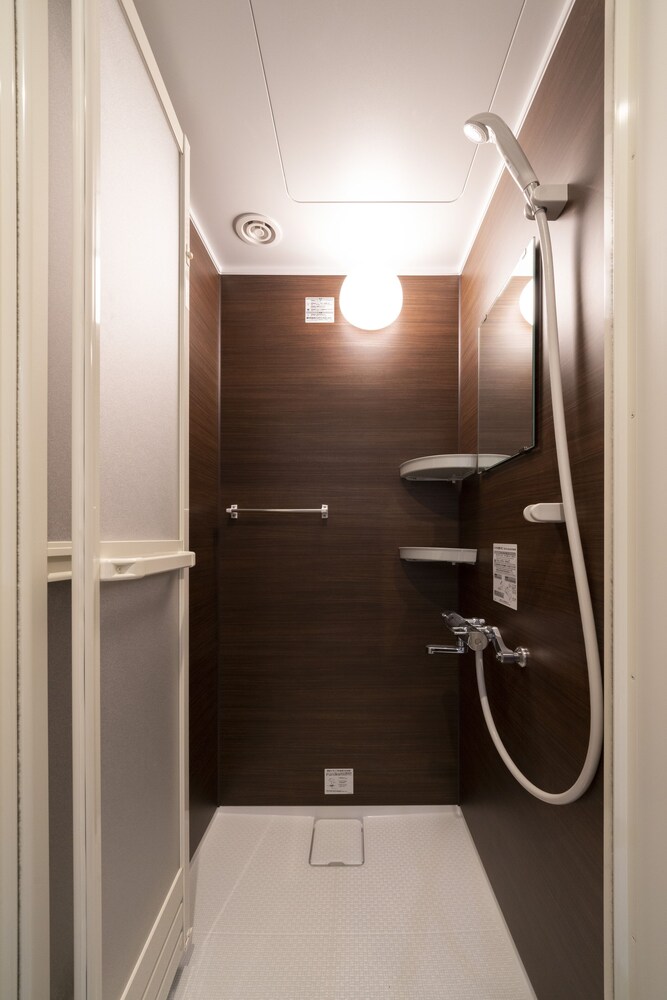 Capsule Hotel J Garden ShinOsaka Deals & Reviews (Osaka, JPN) Wotif