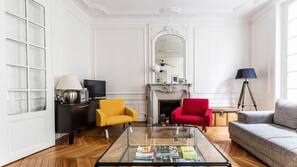 Cheminée, jouets