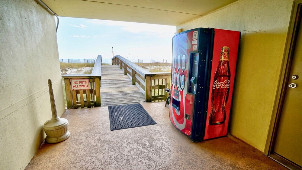 Wonderful Beach Front Condo In Gulf Shores