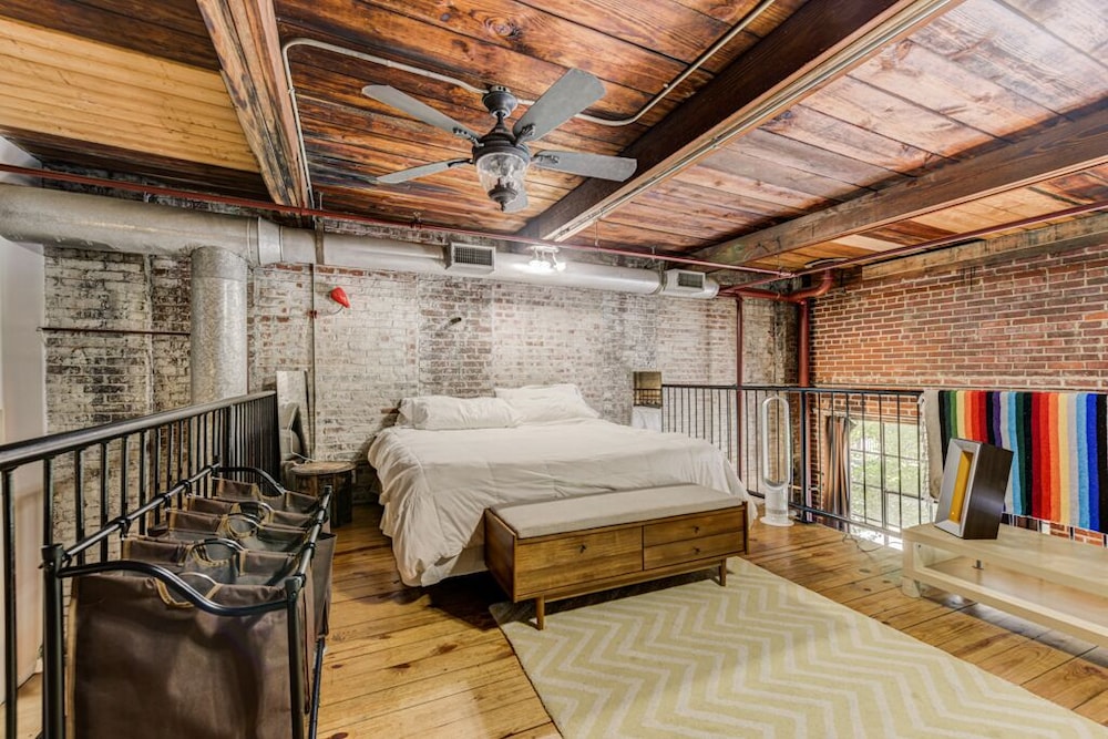 Super cool, centrally located LOFT w/ Spa-like Bathroom