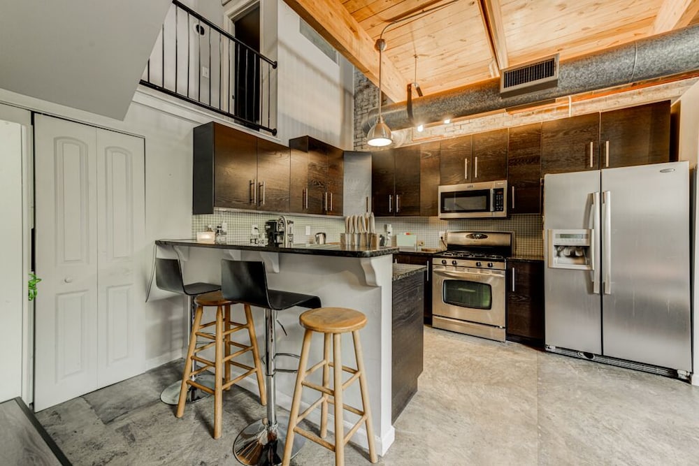 Super cool, centrally located LOFT w/ Spa-like Bathroom