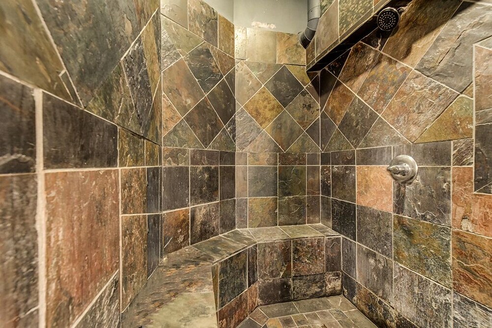 Super cool, centrally located LOFT w/ Spa-like Bathroom