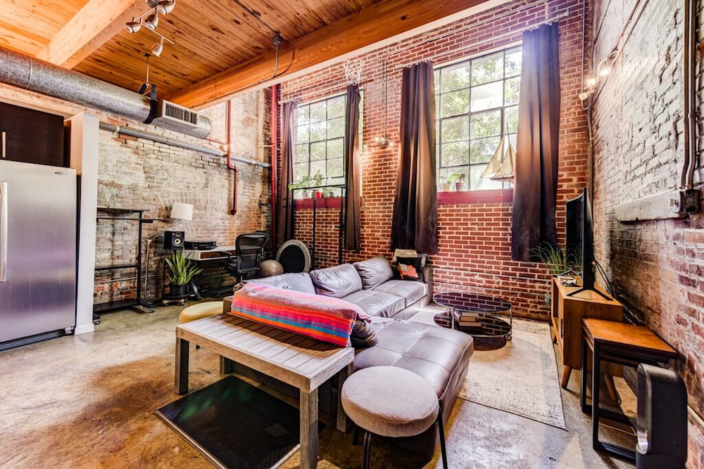 Super cool, centrally located LOFT w/ Spa-like Bathroom
