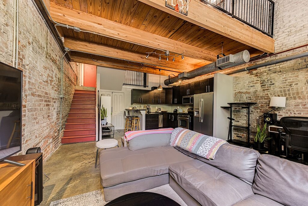 Super cool, centrally located LOFT w/ Spa-like Bathroom