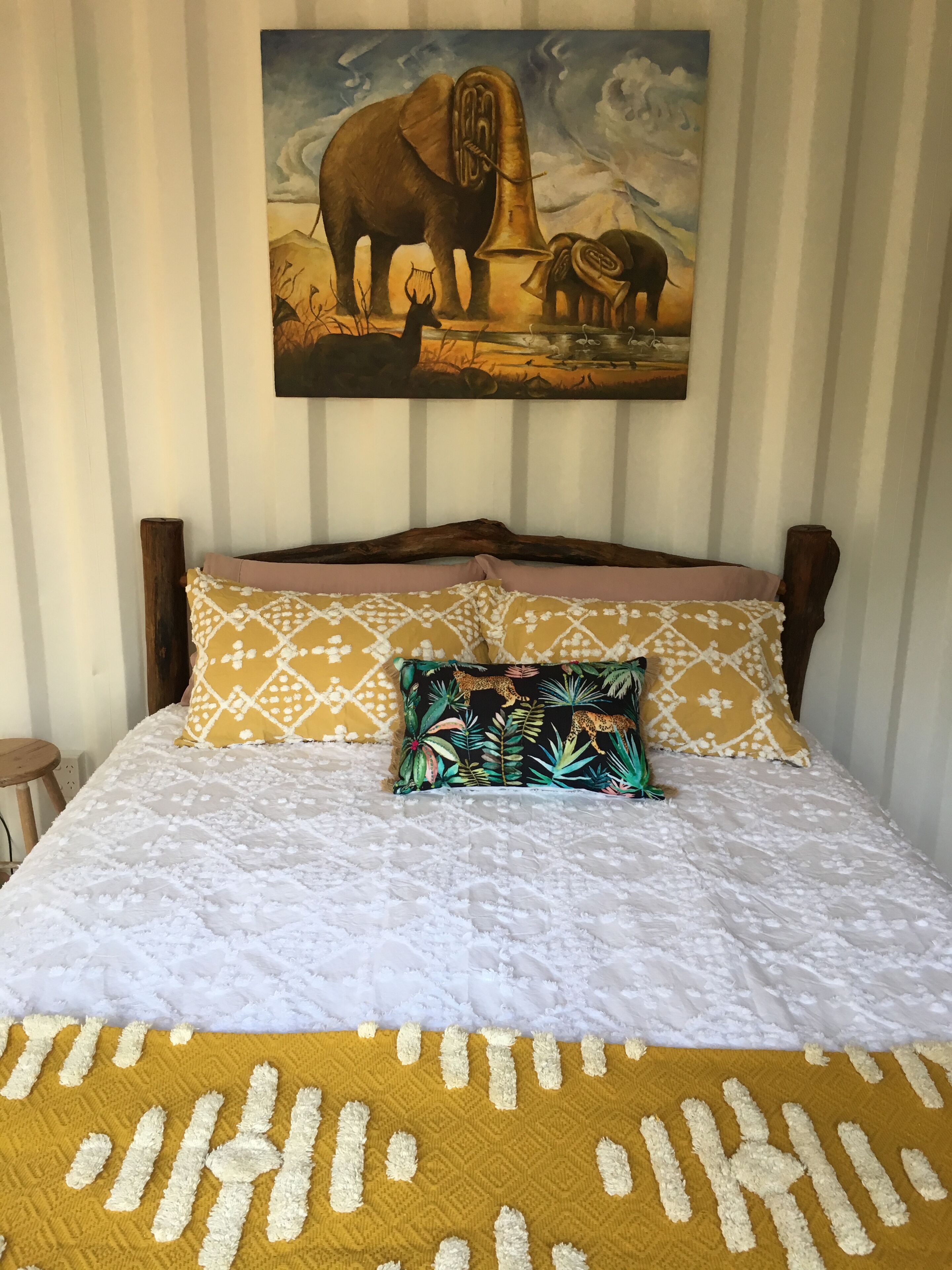 The Wilds Container Home- Brand New - Luxurious Eco Escape