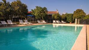 Piscine extérieure, piscine chauffée