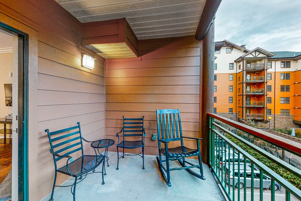 Inviting downtown condo w/ fireplace, balcony & shared pool/hot tub!