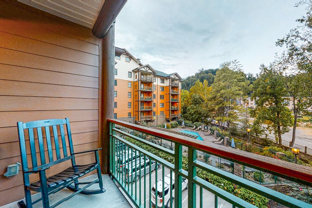 Inviting downtown condo w/ fireplace, balcony & shared pool/hot tub!