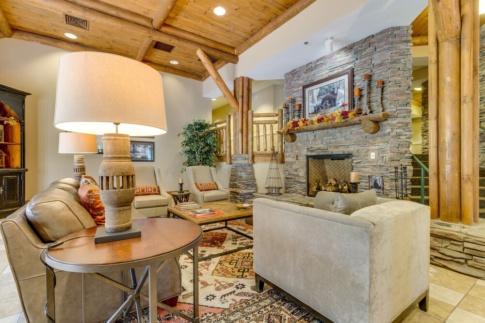 Inviting downtown condo w/ fireplace, balcony & shared pool/hot tub!