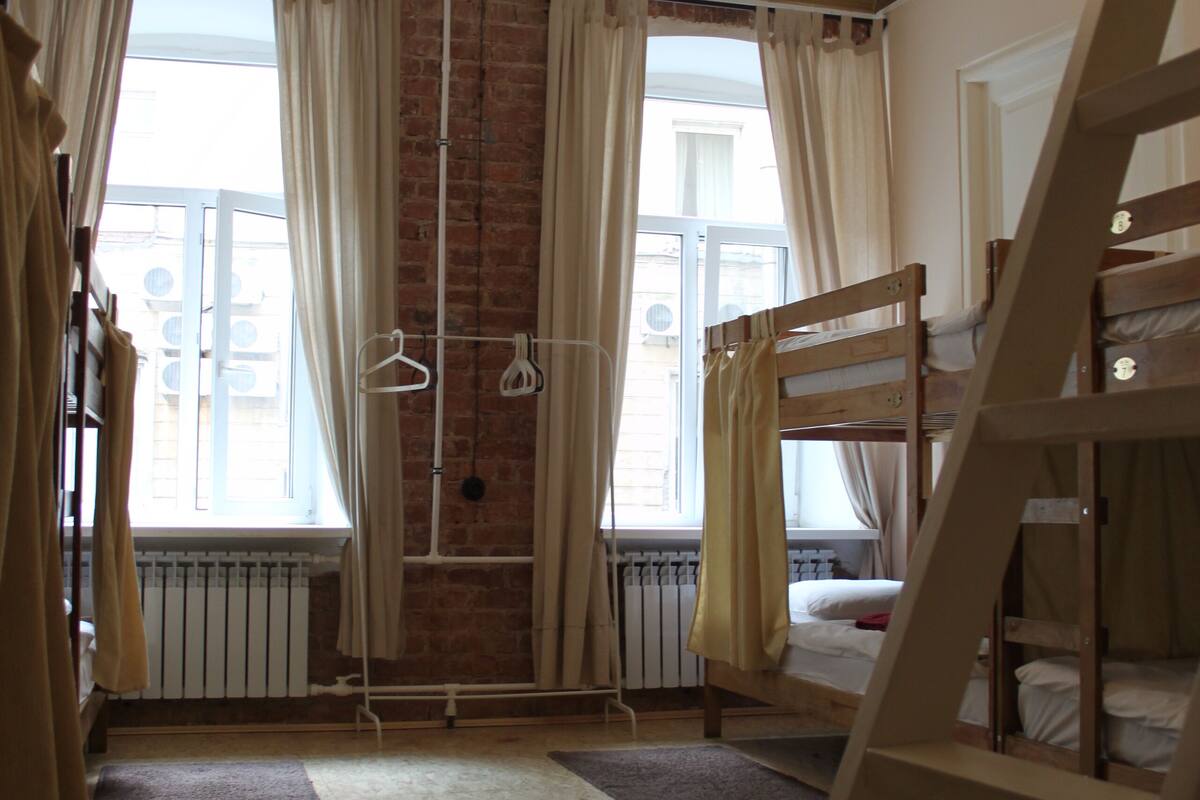 Old Flat Guest House On 1st Sovetskaya Hostel San Pietroburgo Russia Expedia It