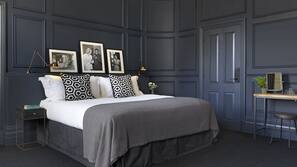 Hypo-allergenic bedding, desk, iron/ironing board, free WiFi