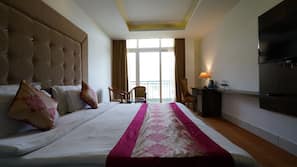 In-room safe, desk, iron/ironing board, free WiFi