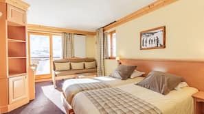 In-room safe, desk, free WiFi, wheelchair access