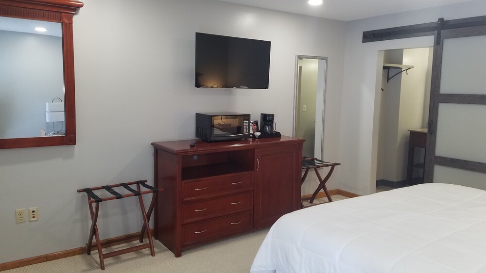 Marceline Mural Motel in Marceline Best Rates & Deals on Orbitz