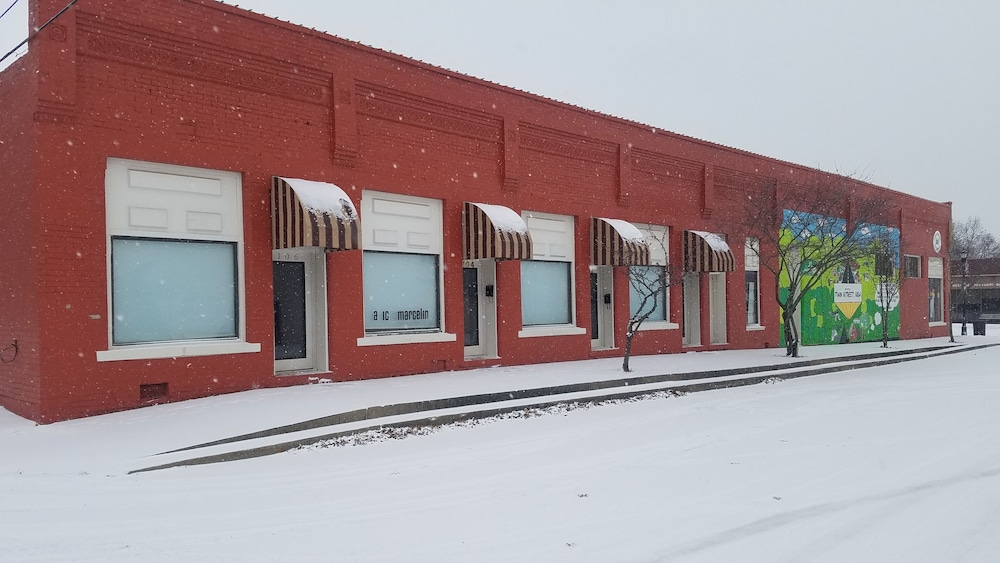 Marceline Mural Motel in Marceline Best Rates & Deals on Orbitz