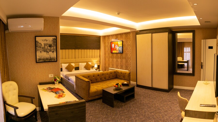 Parkway inn Hotel & Spa