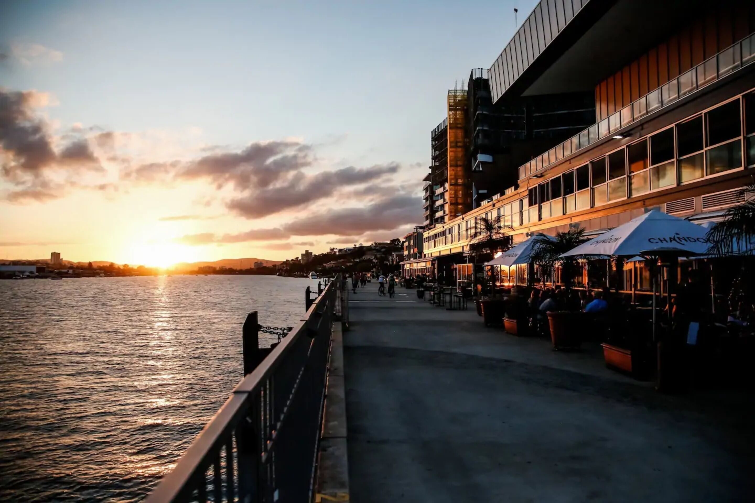 Modern 1 Bedroom Apartment With Pool