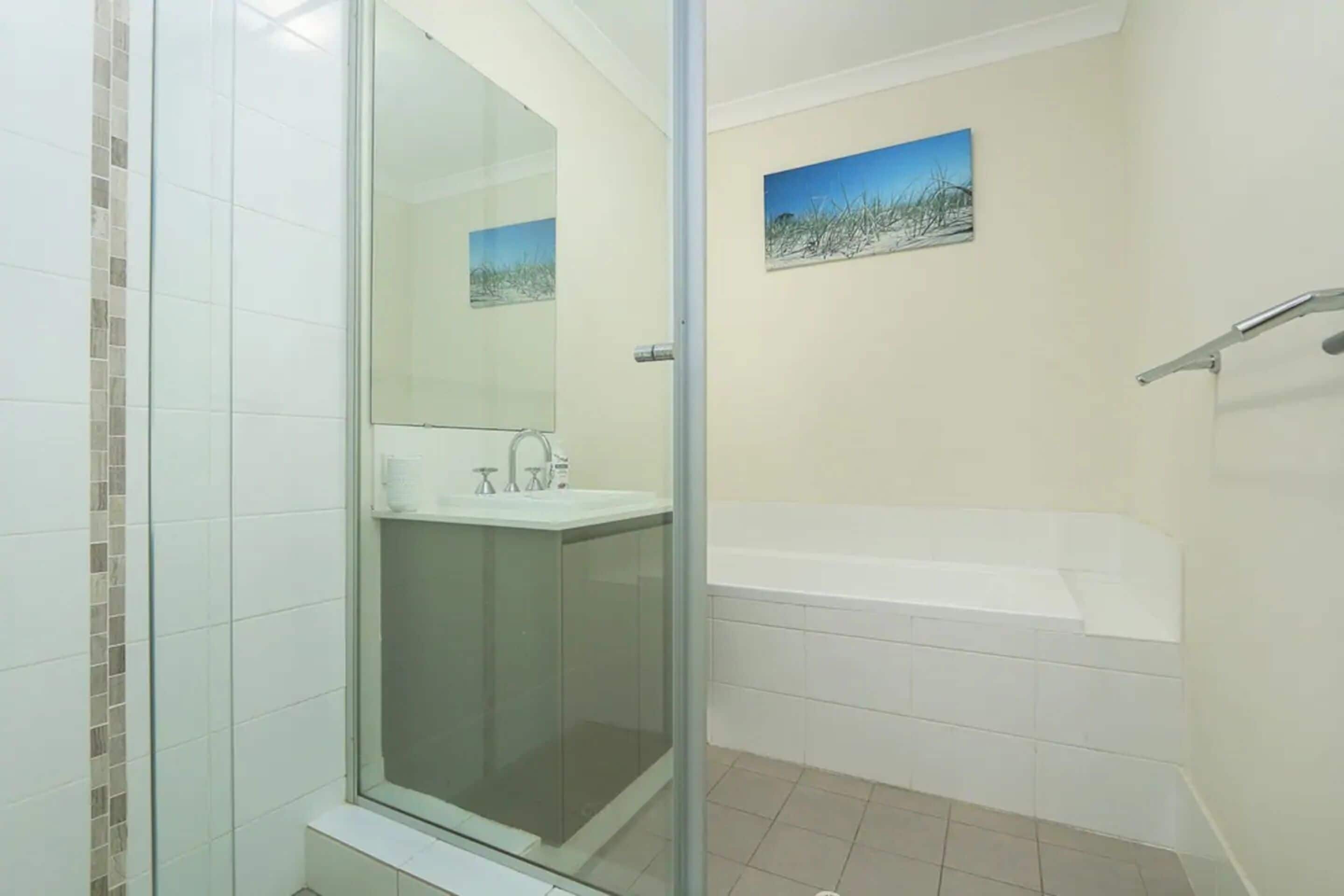 Stunning Home Near Scarborough Beach Sleeps 11