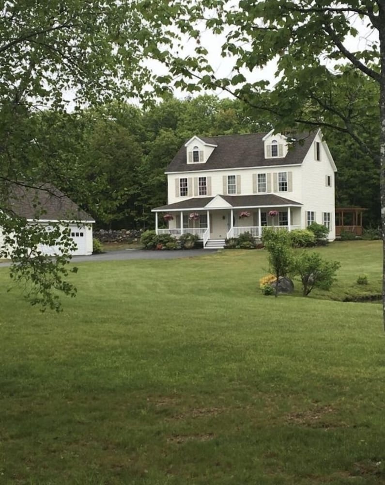 Maine Village Properties 5 AC units, sleeps 16 and HOT TUB Wiscasset Vrbo