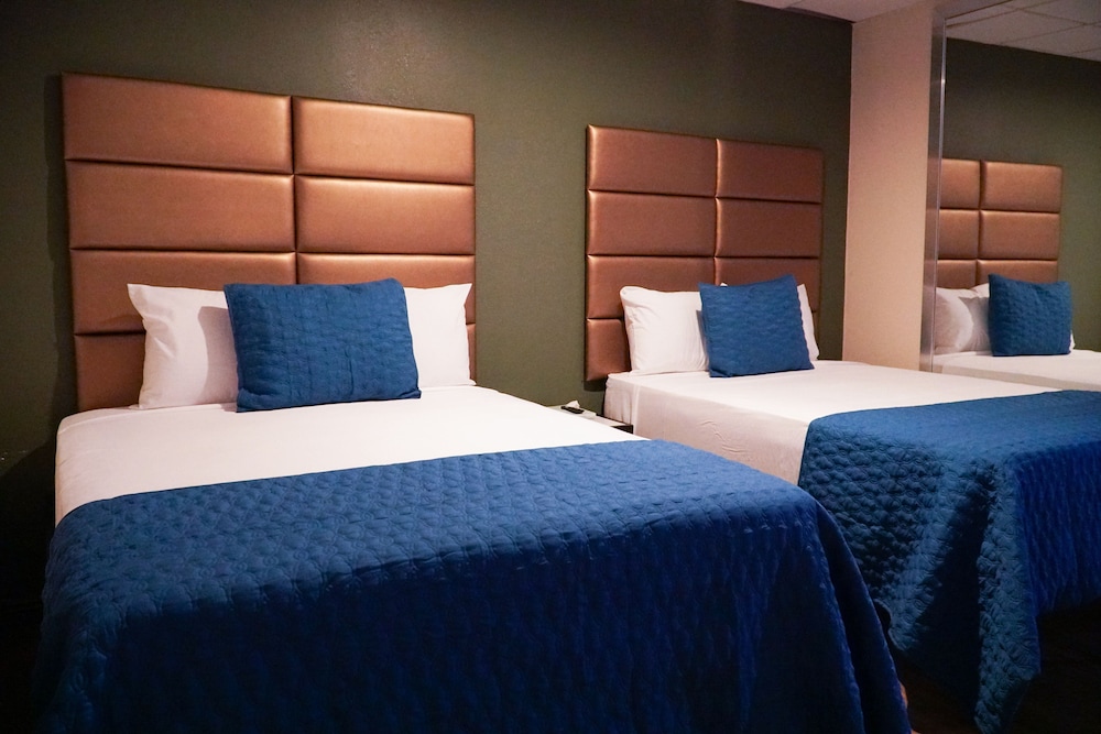 Cabana Hotel Yankee Stadium in New York | Best Rates & Deals on Orbitz