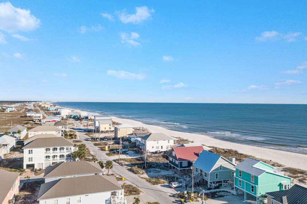 Absent Minded - Recently updated, beautifully furnished gulf front home with decks galore!