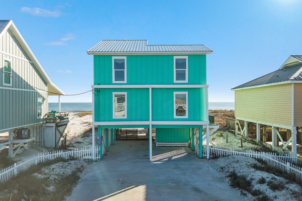 Absent Minded - Recently updated, beautifully furnished gulf front home with decks galore!