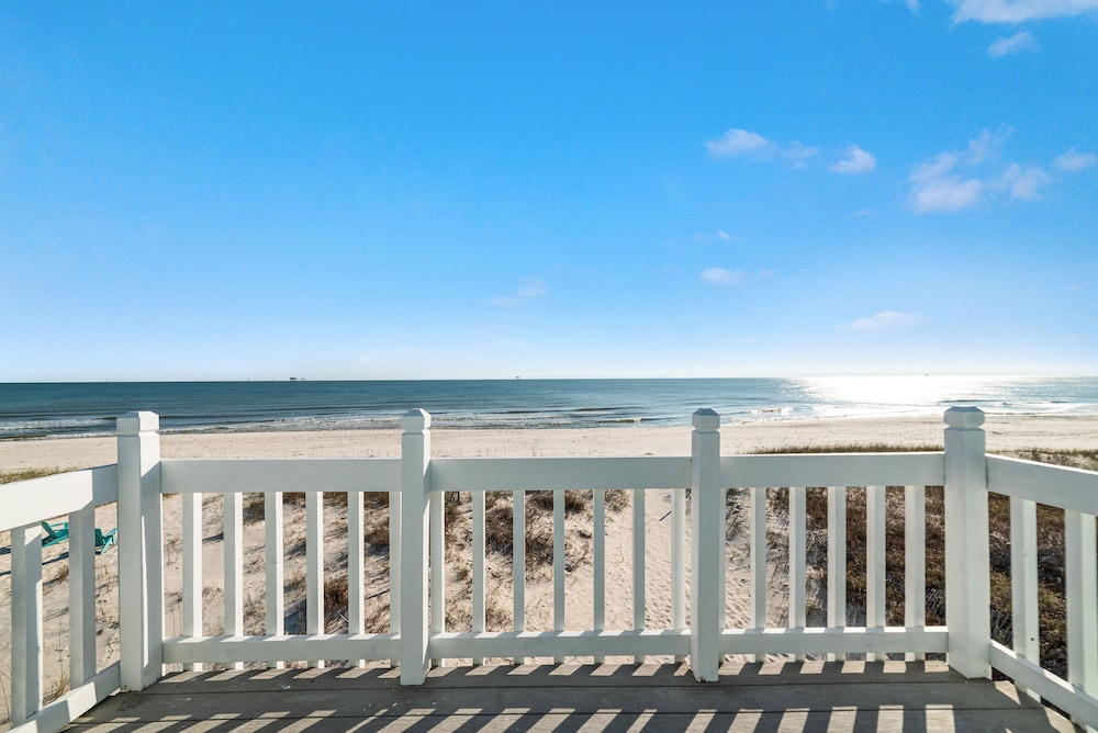 Absent Minded - Recently updated, beautifully furnished gulf front home with decks galore!