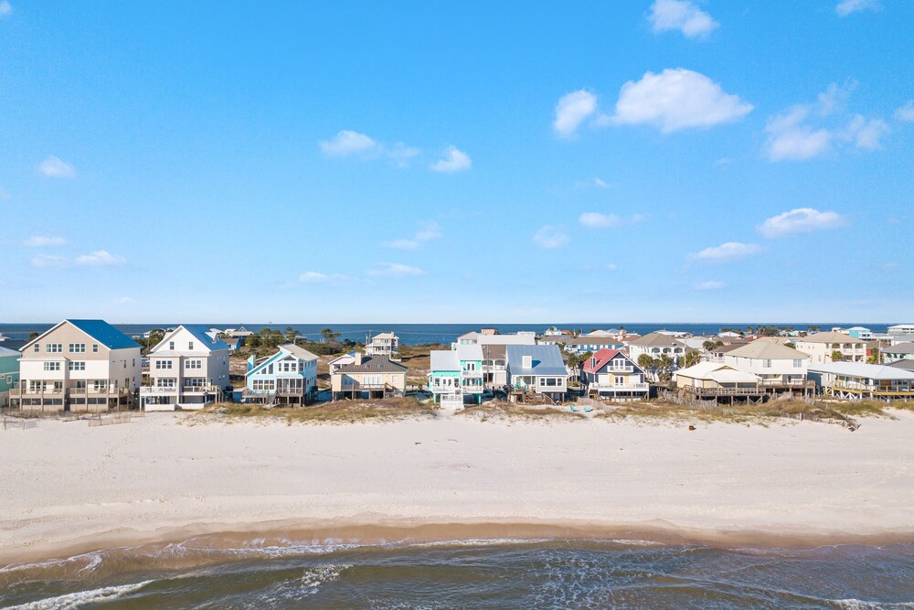 Absent Minded - Recently updated, beautifully furnished gulf front home with decks galore!