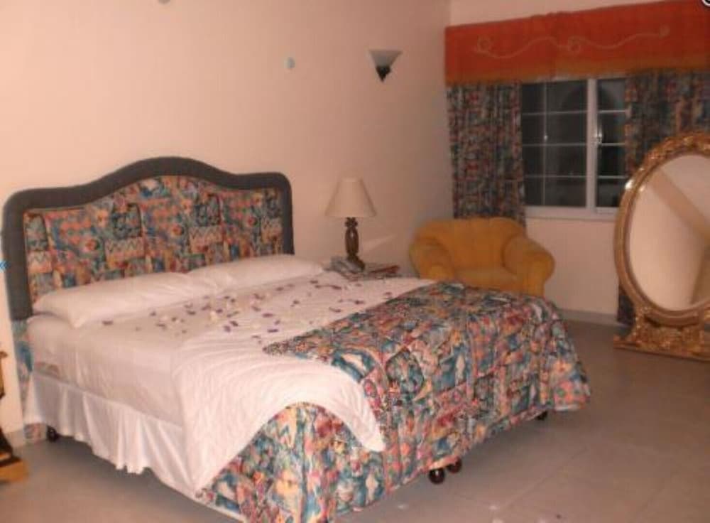 to The Deluxe King 1 Runaway Bay Vrbo