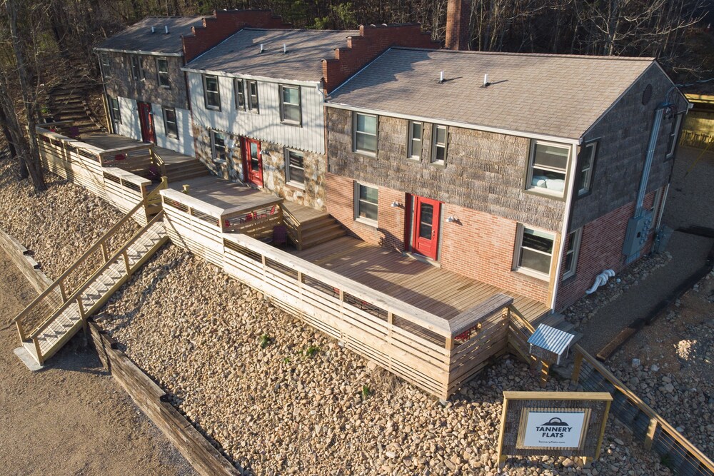 MinimalistStyle Apartment within walking distance of Downtown Johnson