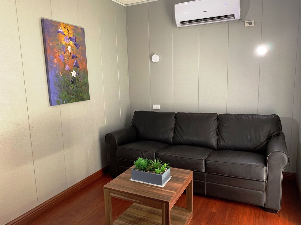 Albion Hotel Motel AU95 Deals & Reviews (Finley, AUS) Wotif