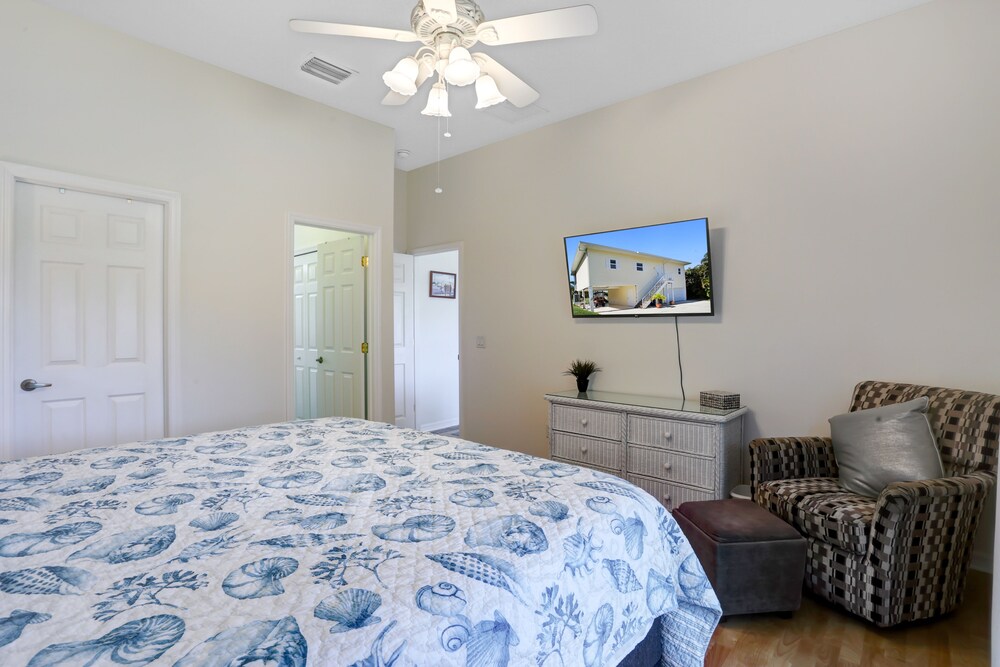 ISLAND TIME STARTS HERE! Stunning Fresh Water Pond Wildlife Views