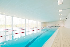 2 indoor pools