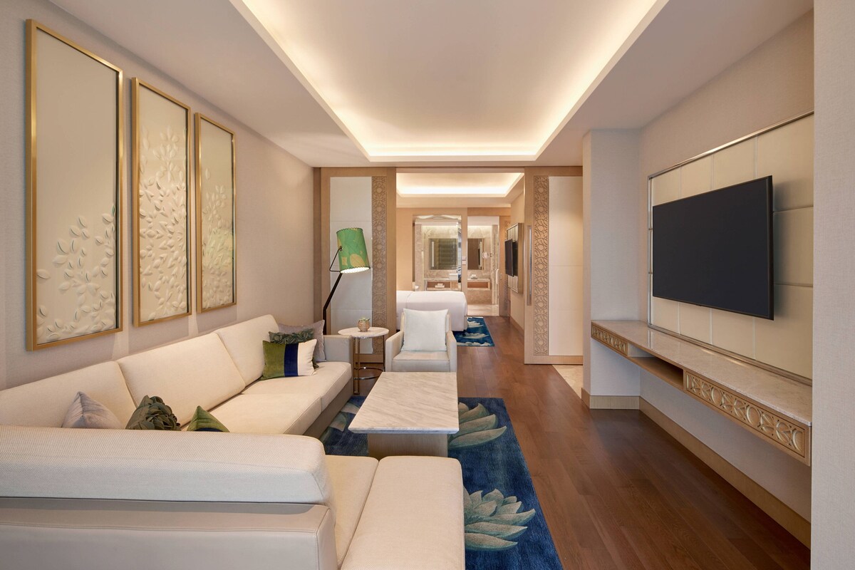 South Asia, Renaissance Dhaka Gulshan Hotel