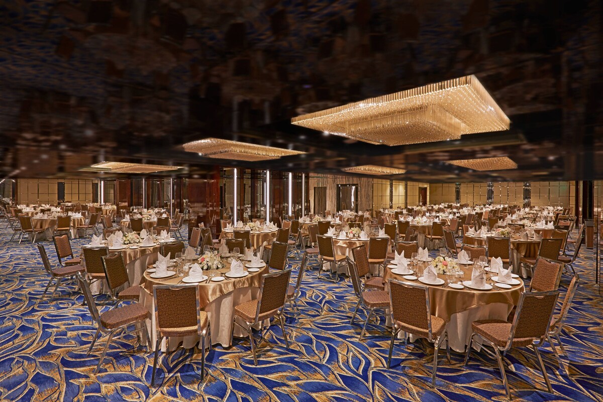 South Asia, Renaissance Dhaka Gulshan Hotel