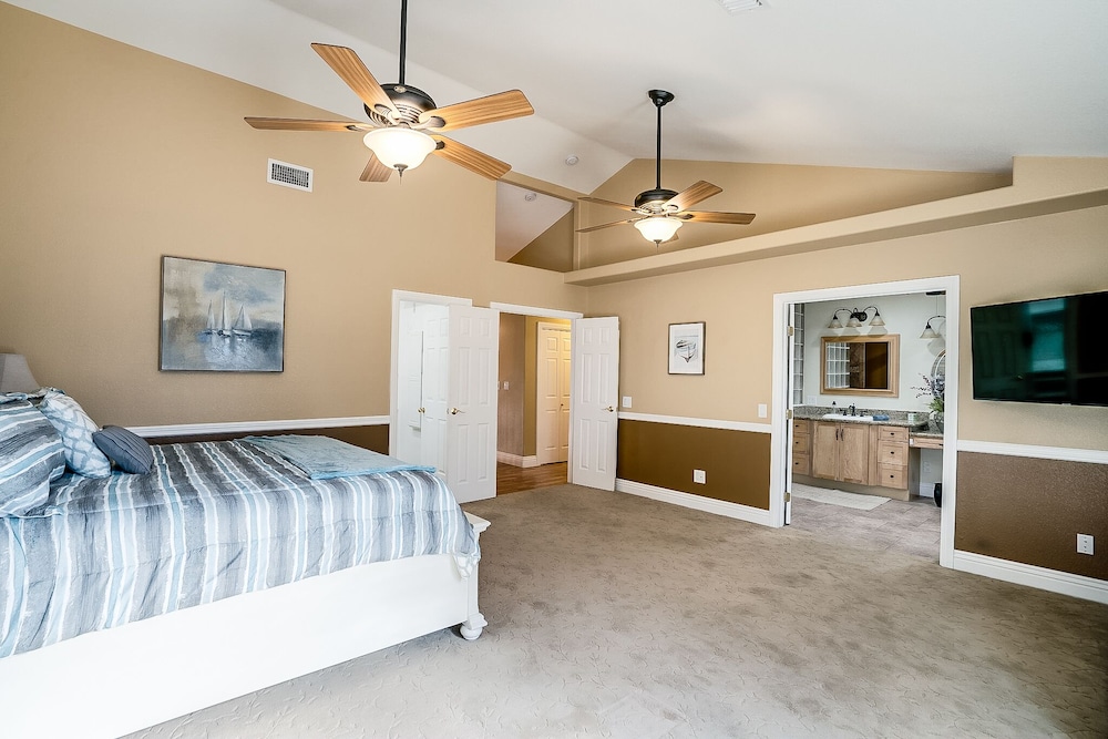 Upscale 4 BR Home with RV parking