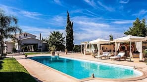 Outdoor pool, pool loungers