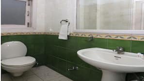 Dusche, kostenlose Toilettenartikel