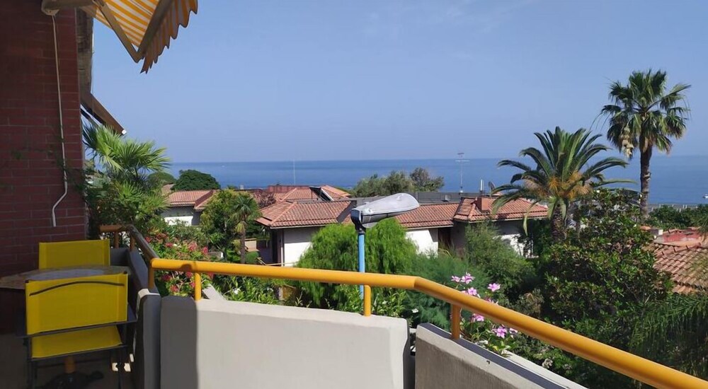 Nero Basalto Azzurro Mare