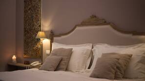 Egyptian cotton sheets, premium bedding, down duvet, free minibar