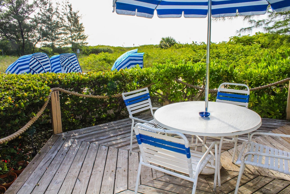 Sand Dune Shores, a VRI resort