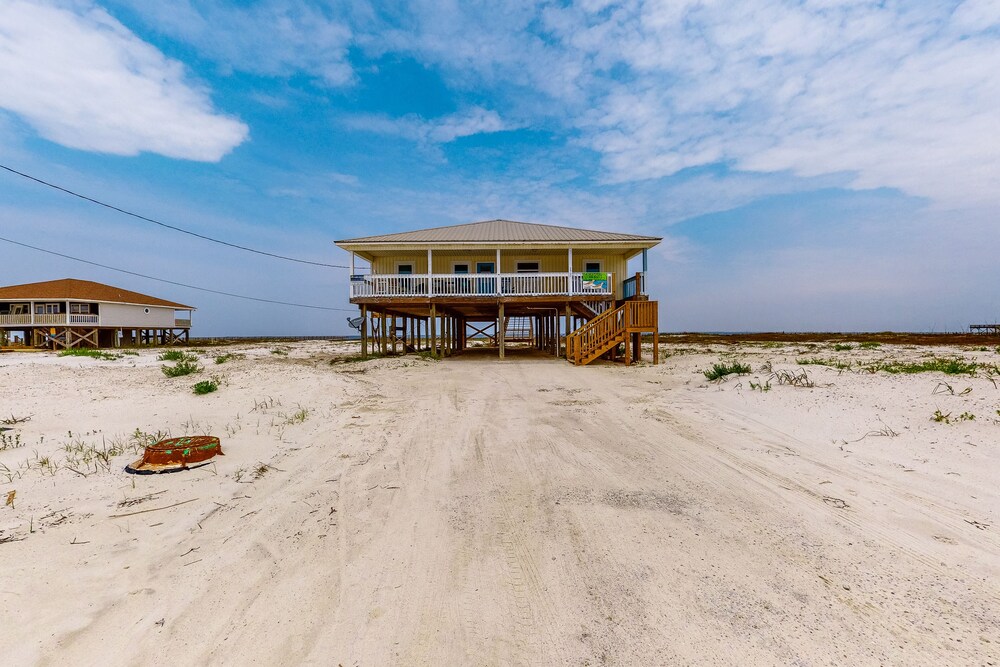 Waterfront beach house on the sound w/ breathtaking sunset views & gulf access