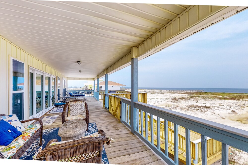 Waterfront beach house on the sound w/ breathtaking sunset views & gulf access