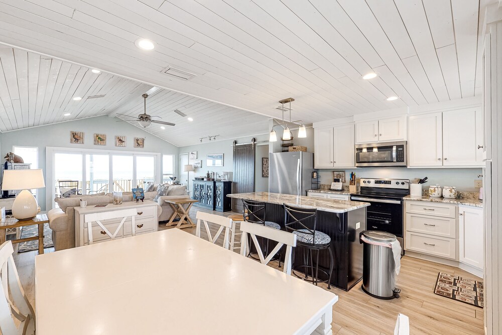 Waterfront beach house on the sound w/ breathtaking sunset views & gulf access